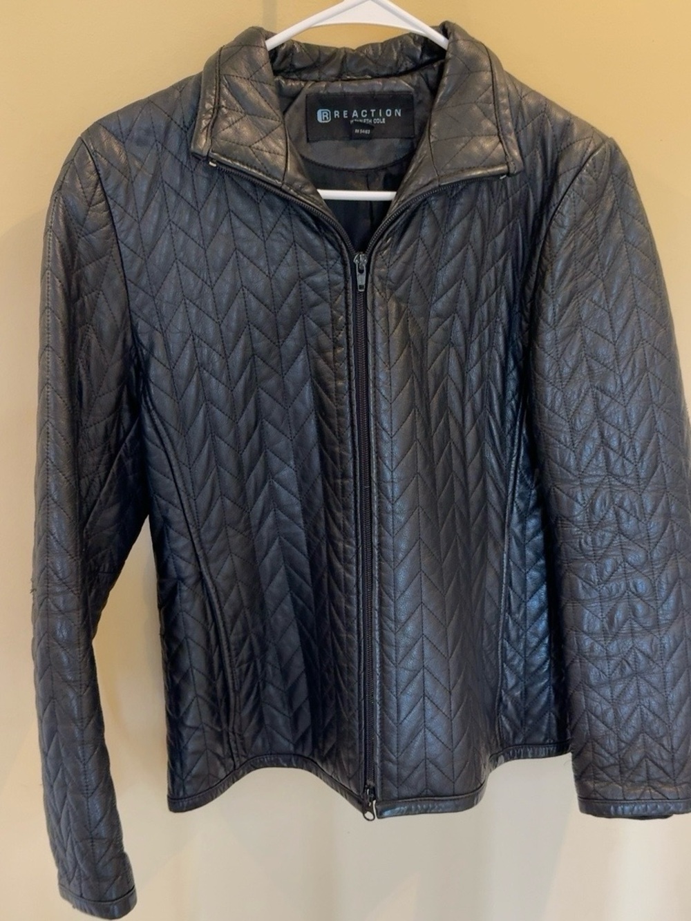 Kenneth Cole Reaction Women’s 100% Genuine Leather Quilted Jacket – Size 6